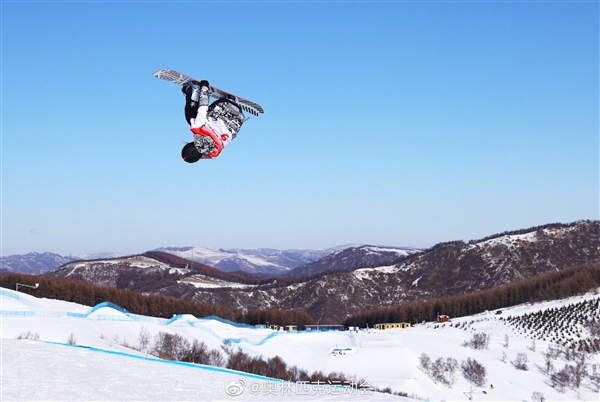 包含四川队较劲激烈，获得惊险胜利的词条