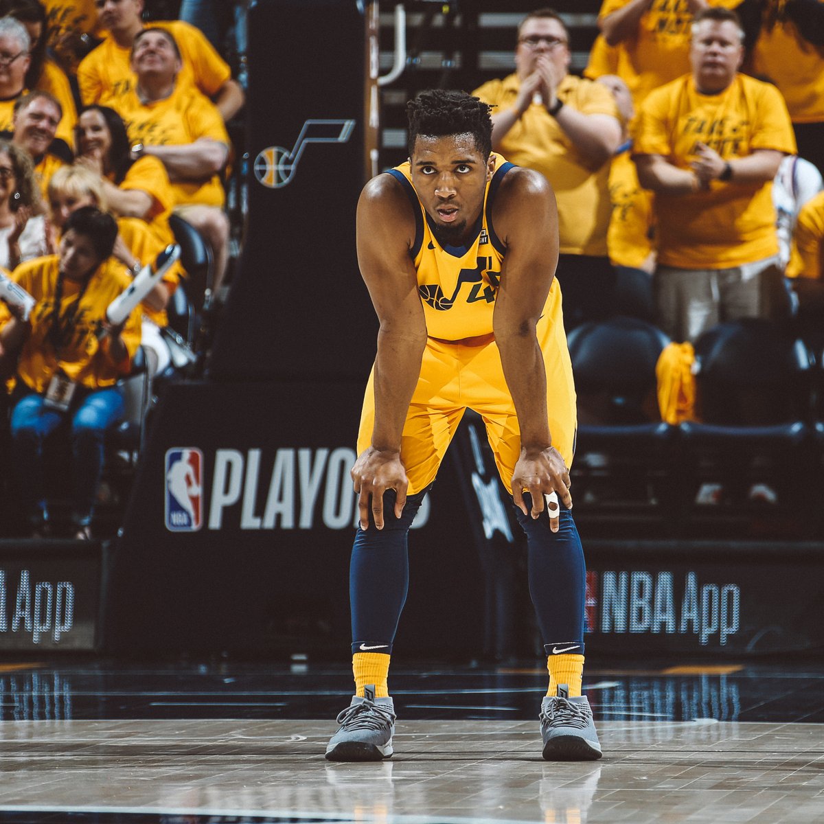 爵士逆转太阳，米切尔全场砍下32分稳坐得分王宝座的简单介绍