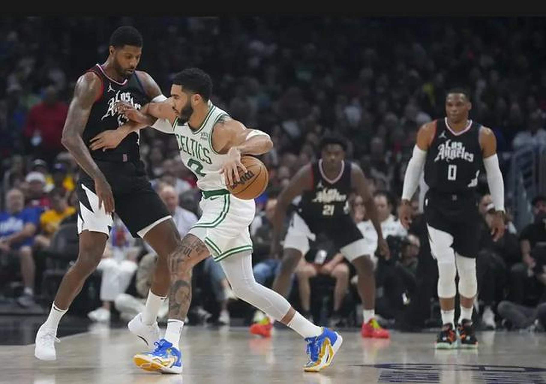 快船击败凯尔特人，双核心表现出色