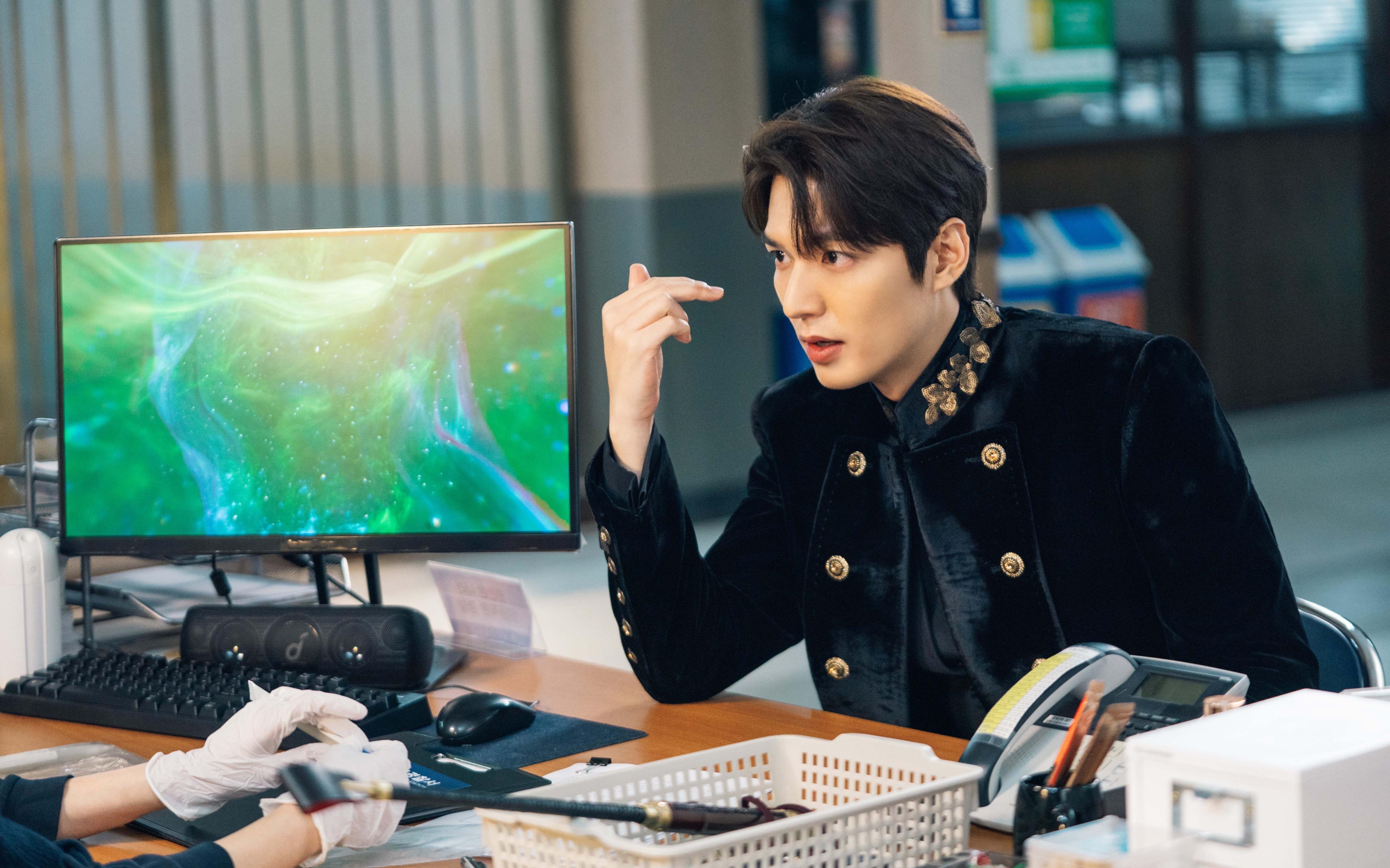 拉文三分风暴席卷赛场，热火全面压制凯尔特人提前锁定胜局