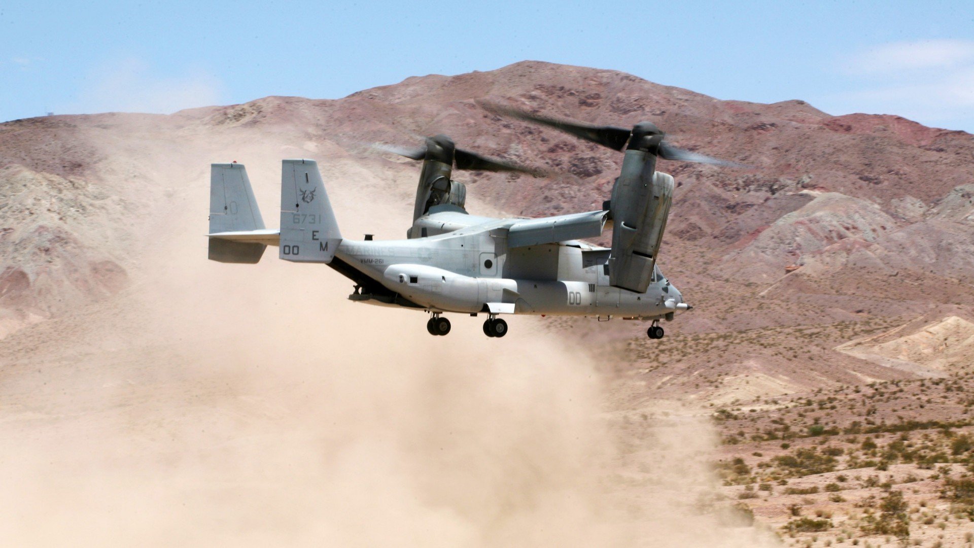 引擎轰鸣与绿茵交响，当F1的精准节奏遇上卢卡库的统治力