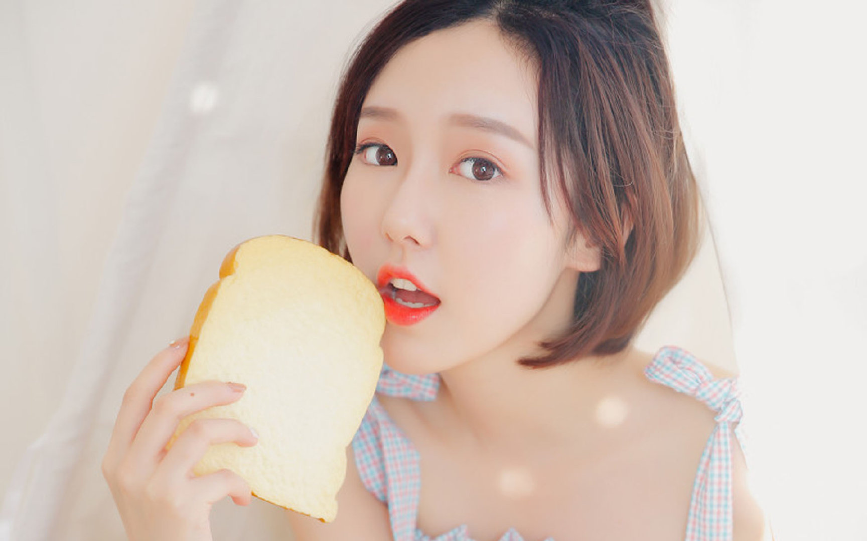 克莱关键三分鹈鹕击溃骑士，悬念提前终结印证冠军试金石