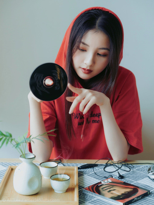 开云体育登录-东方铁闸！莱万防守端锁死巴黎尖刀，中国友谊赛展现战术韧性